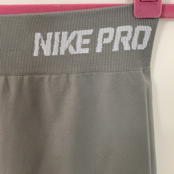 NIKE DRI FIT WOMEN GREY 3/4 TIGHTS SIZE M - Picture 4 of 10